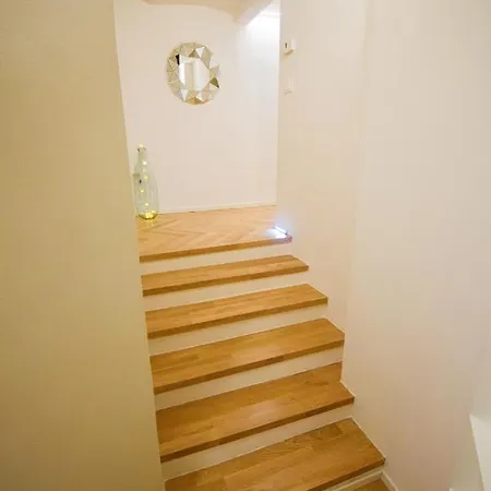 Sibilla - Via Piella 14 *